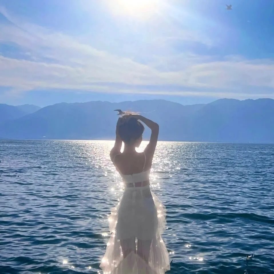 永恒的少女海报